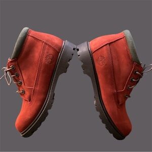 Nellie Waterproof Chukka Boot for Women in Red Nubuck Leather Size 7.5M EUC